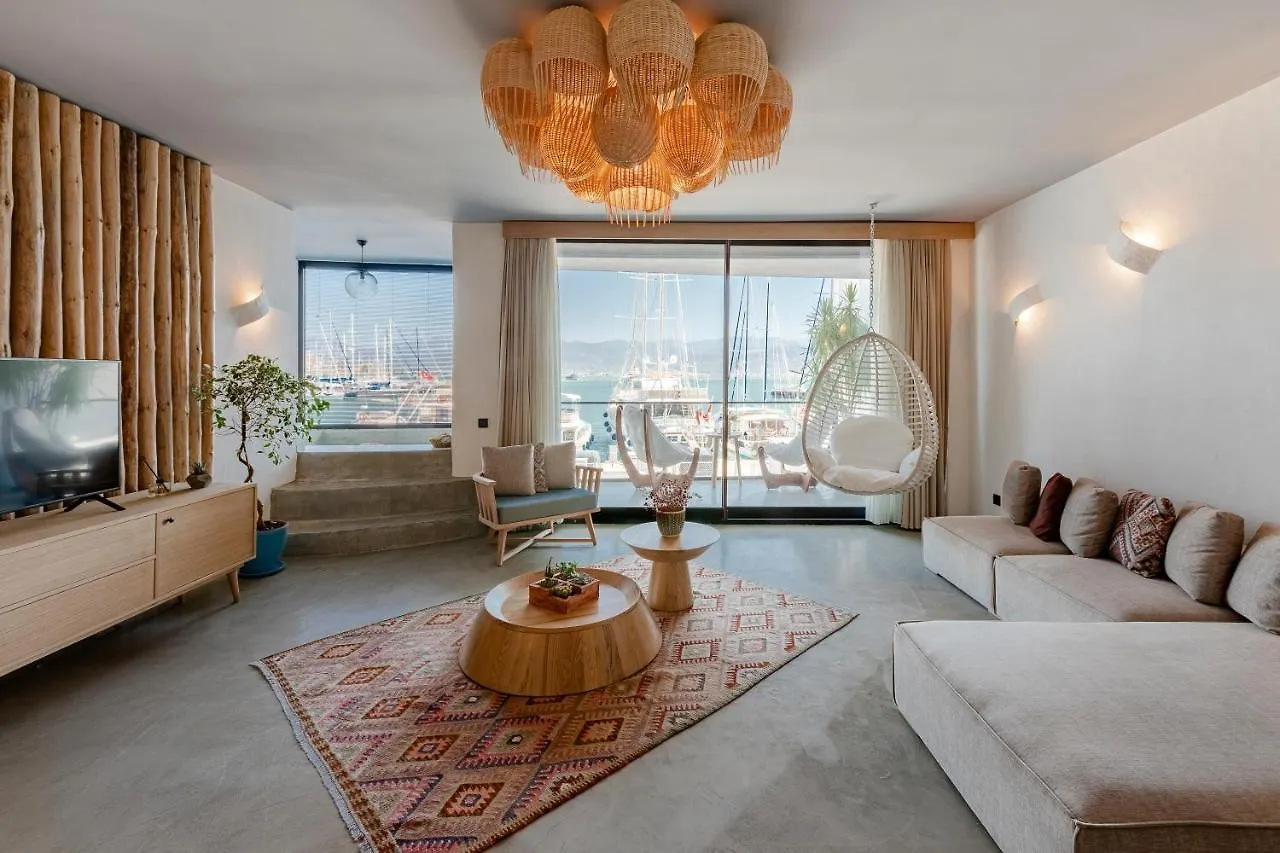 Harbour Suites Fethiye 2*,